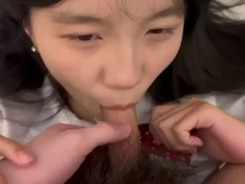 Em loli dễ thương liếm buồi biến em thành con em đĩ nứng lồn p2